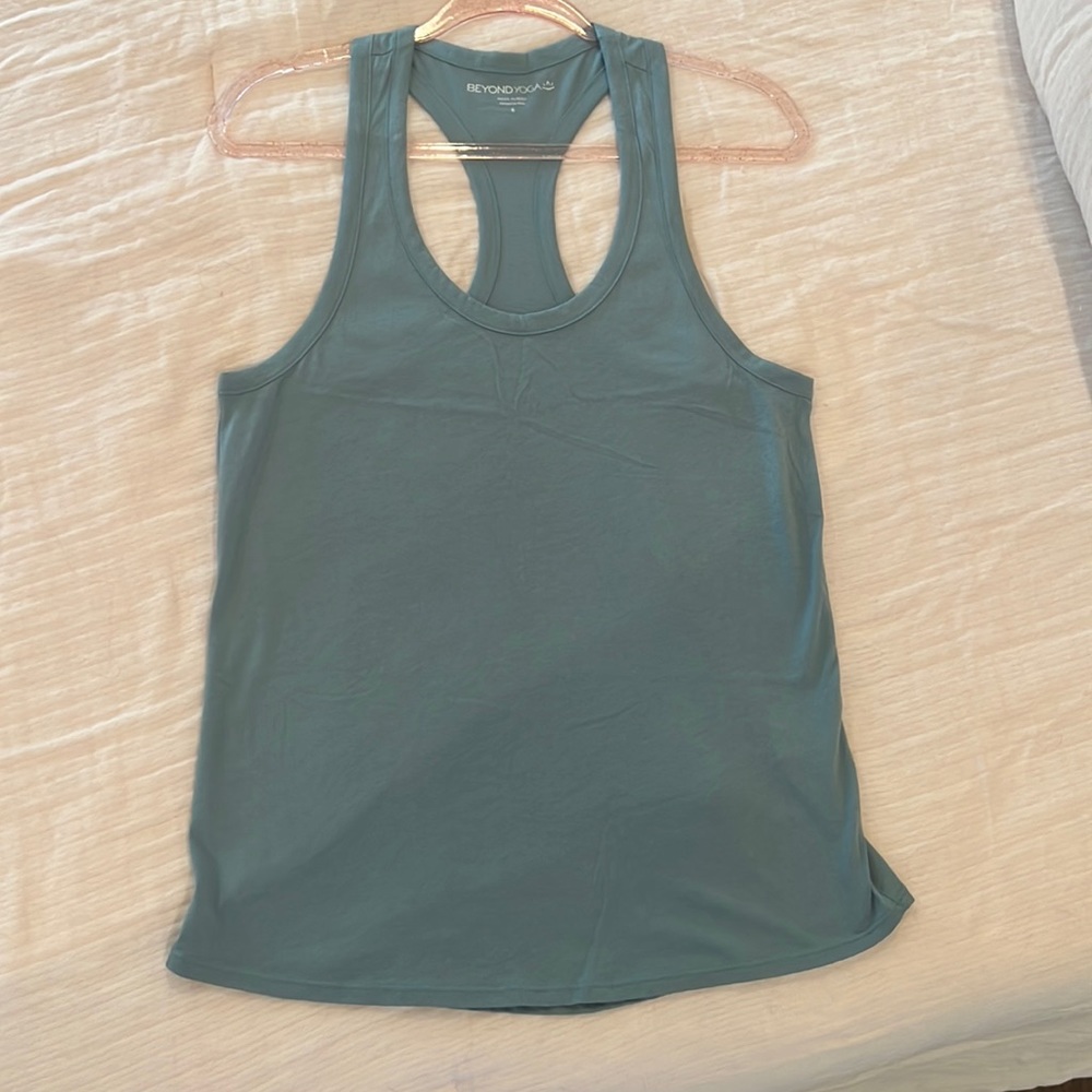 Beyond yoga, dusty blue tank !